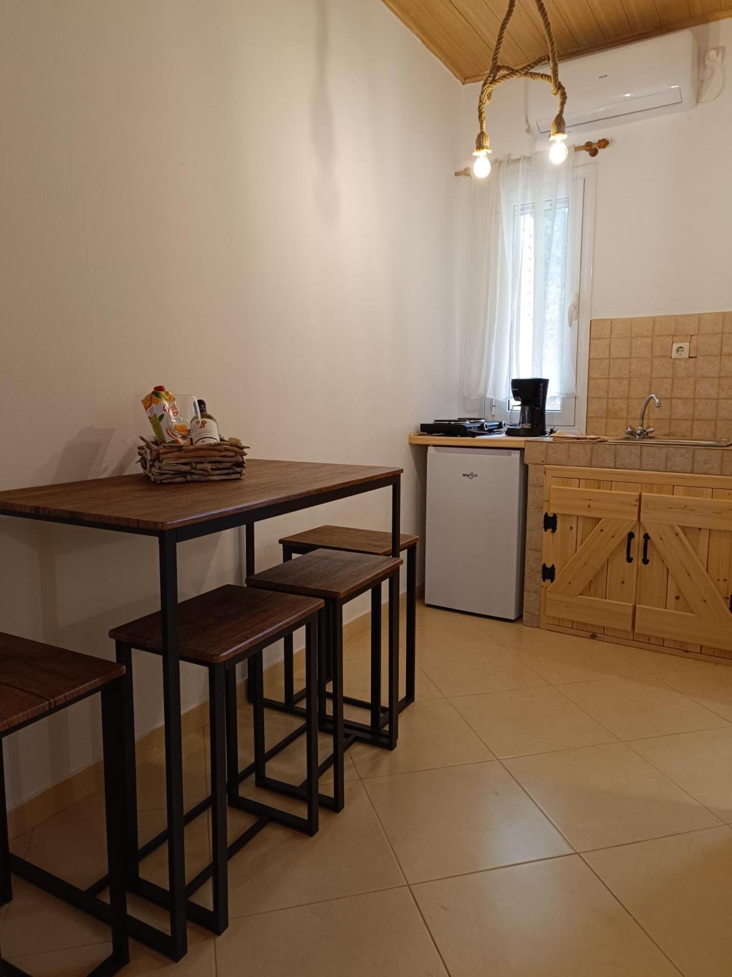 Athina Studio Apartments Кервели Экстерьер фото